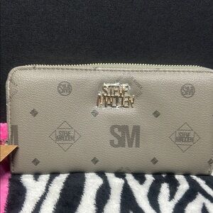 Steve Madden Gray Wallet